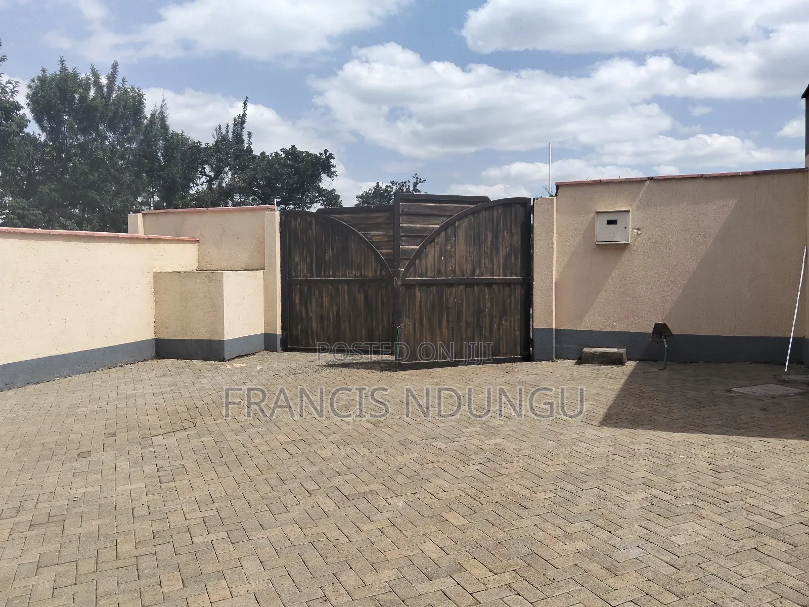 5bdrm Maisonette in Kiora Estate, Tinganga for sale in Tinganga