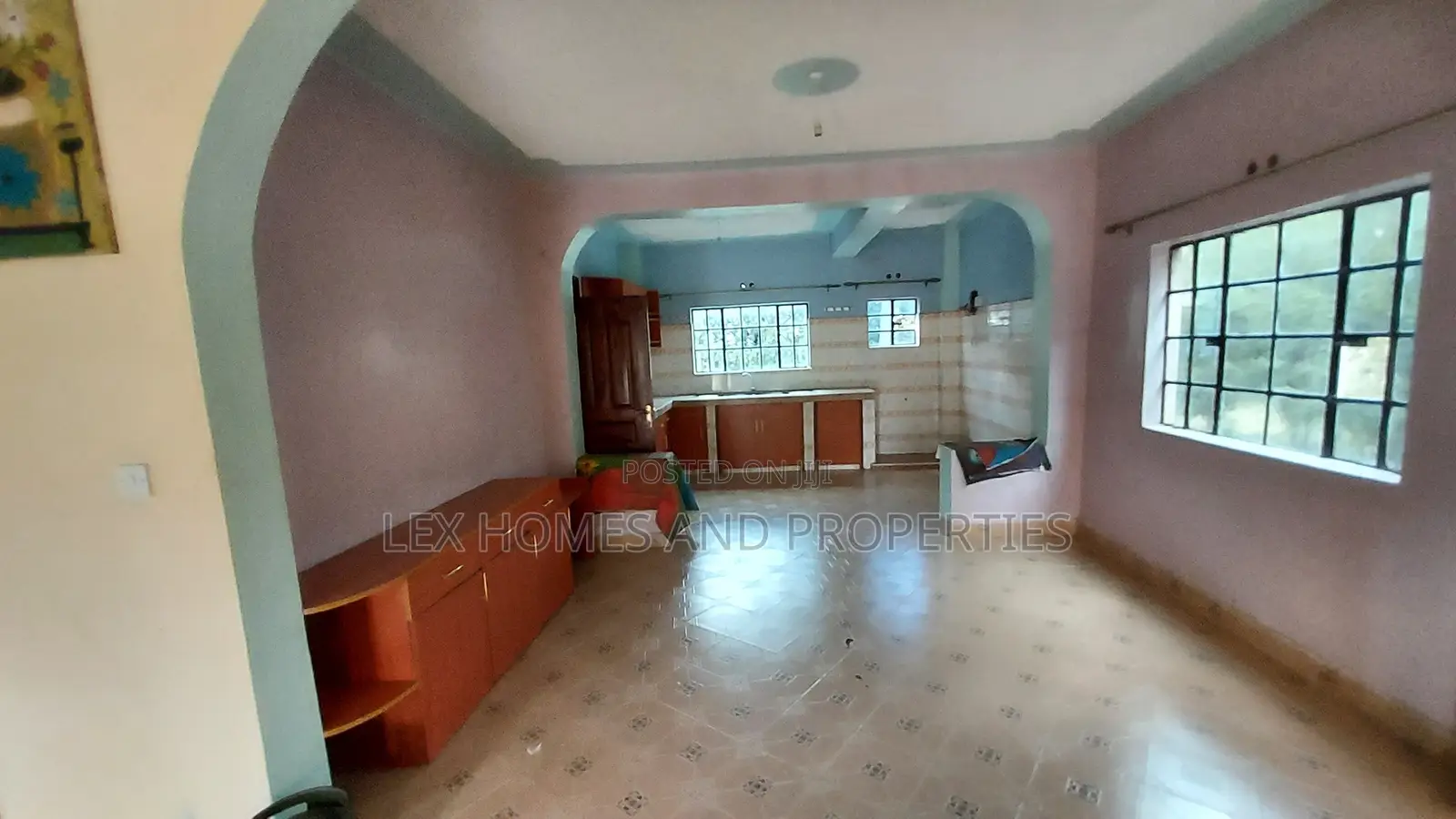 4bdrm Mansion in Kandisi for sale in Kandisi