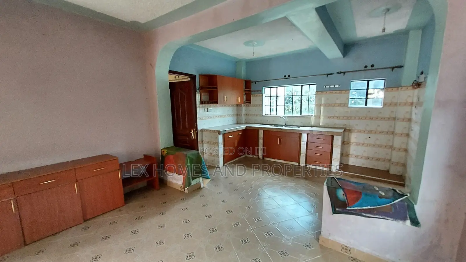4bdrm Mansion in Kandisi for sale in Kandisi
