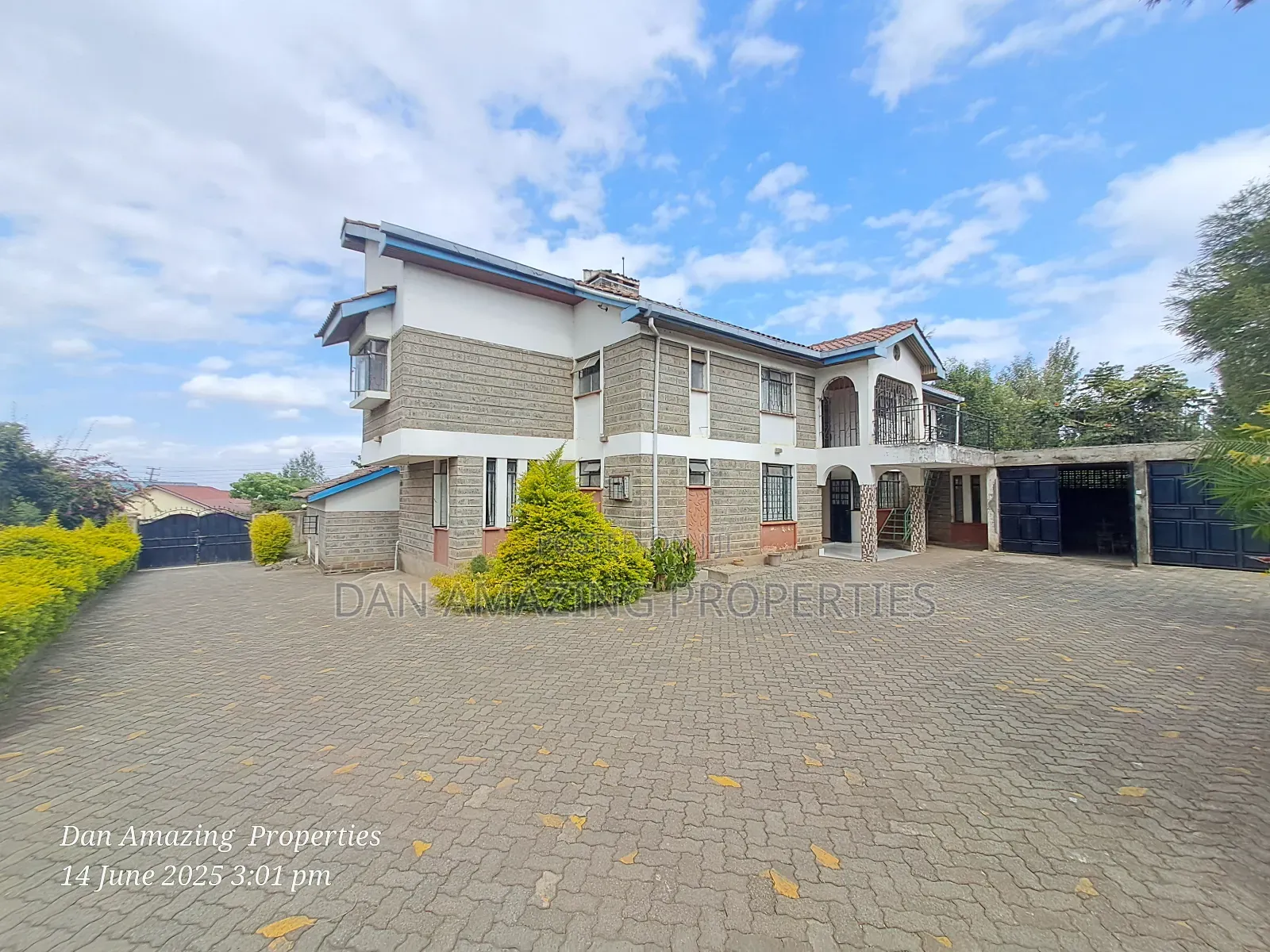 4bdrm Maisonette in Kamura On 1/2 Acre, Nkoroi for sale in Nkoroi