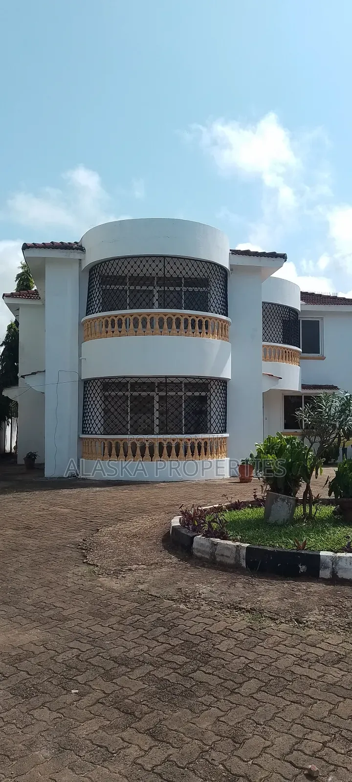 5bdrm Maisonette in Beach Road Estate, Nyali for sale in Nyali