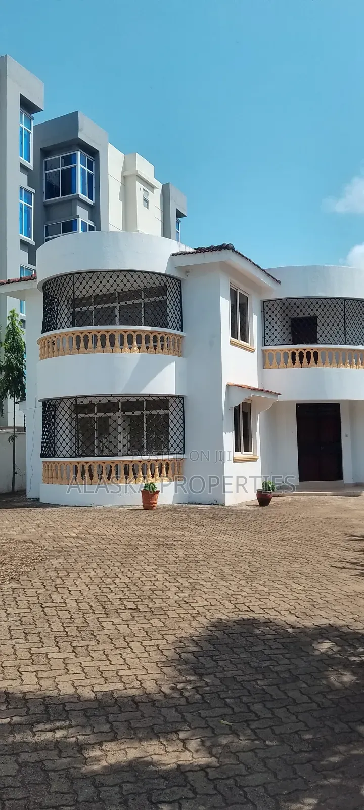 5bdrm Maisonette in Beach Road Estate, Nyali for sale in Nyali