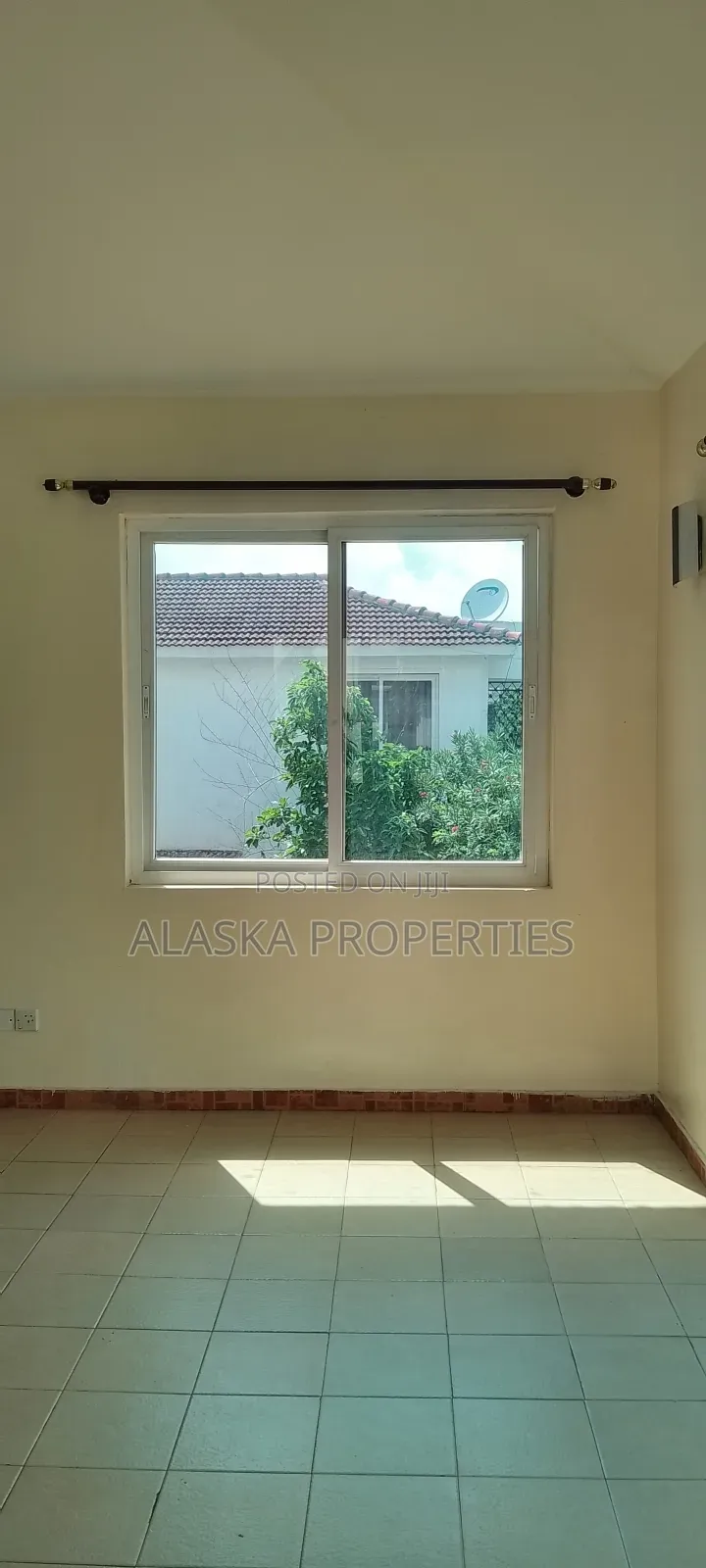 5bdrm Maisonette in Beach Road Estate, Nyali for sale in Nyali