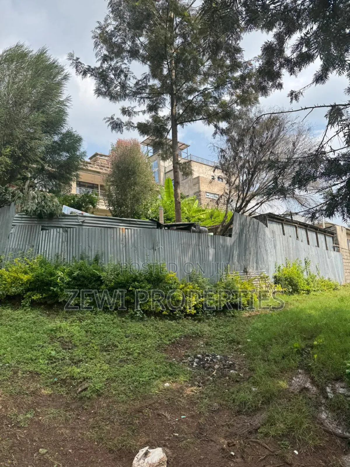 Quarter Acre With 2 Bedroom House in Oluulua