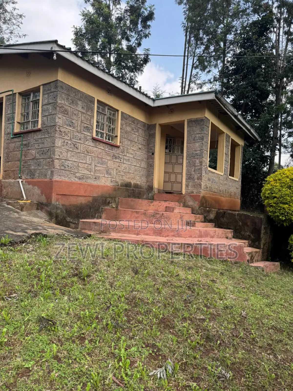 Quarter Acre With 2 Bedroom House in Oluulua