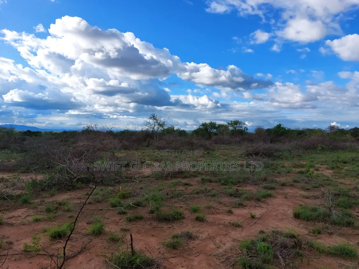 500 Acres Touching Mombasa Road in Voi-Maungu Is for Sale in Mackinnon Road