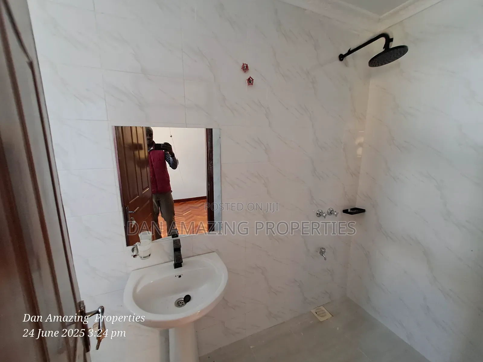4bdrm Maisonette in Maragara Rd, Kibiku for sale in Kibiku