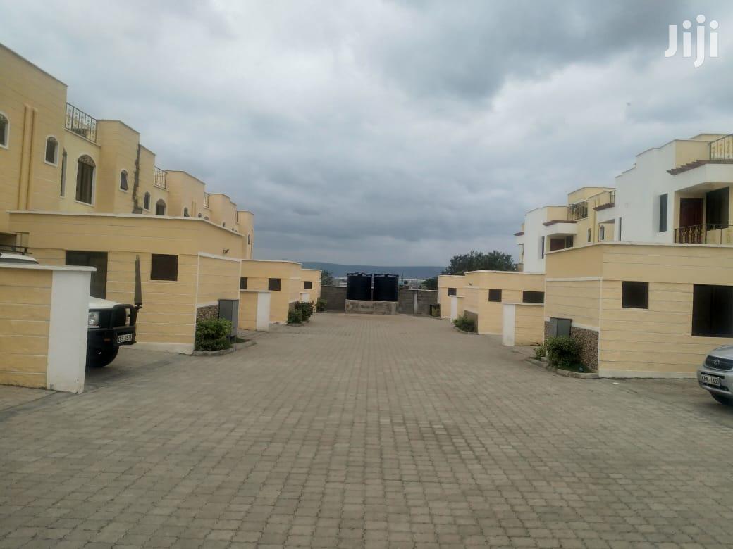 Stylish 4-Bedroom Townhouses with 3 En-suites in Athi River - Ideal for Growing Families in Athi River