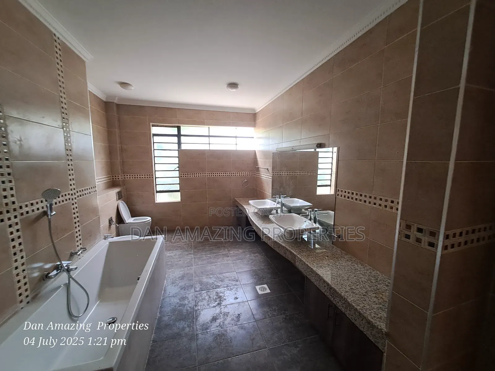 5bdrm Townhouse/Terrace in Convent Drive, Lavington for sale in Lavington