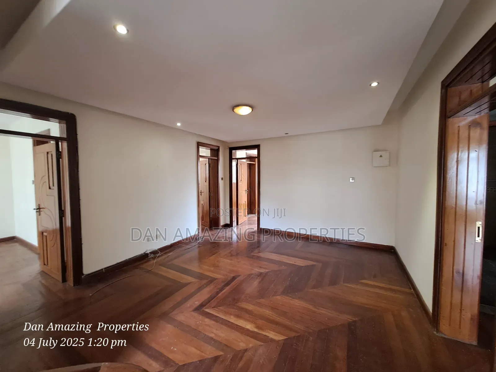5bdrm Townhouse/Terrace in Convent Drive, Lavington for sale in Lavington