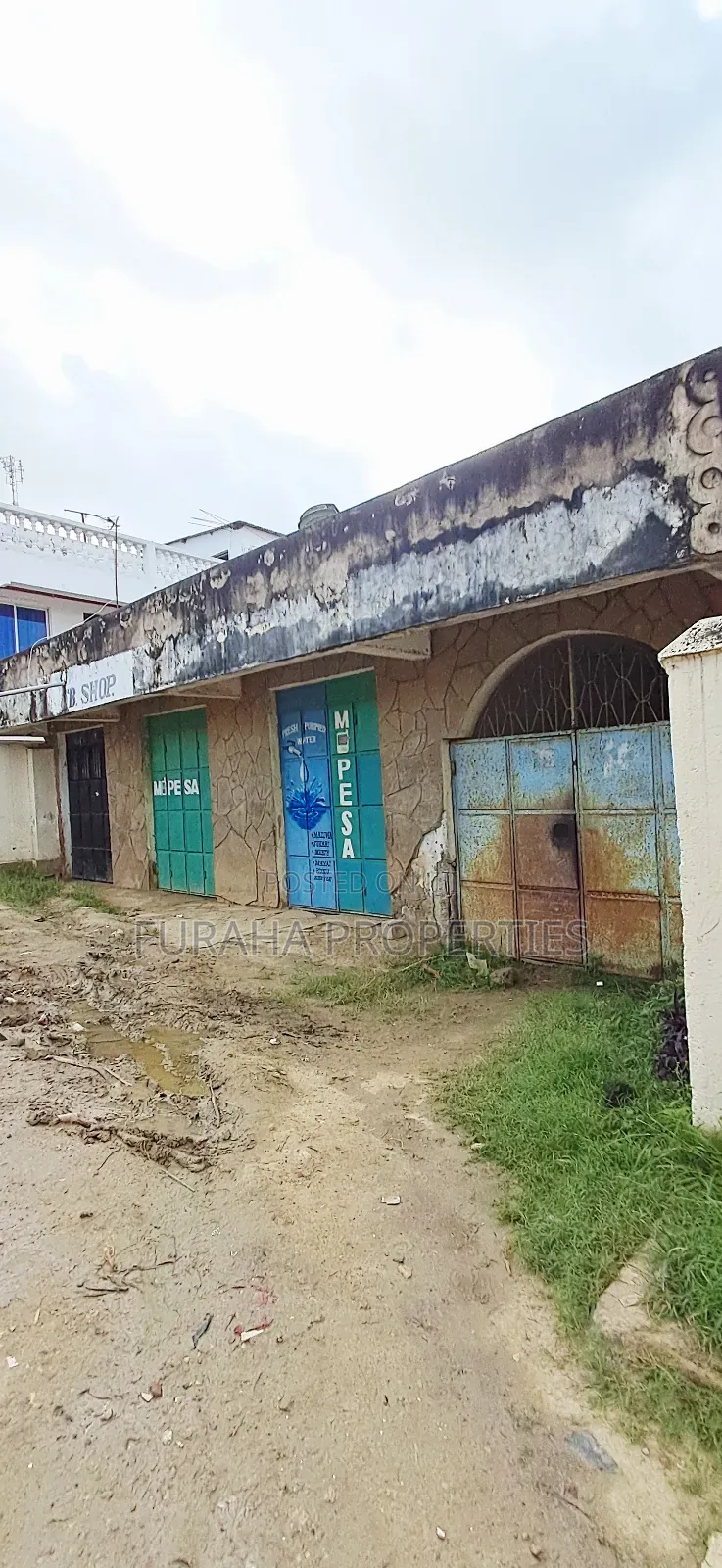 5bdrm Bungalow in Kiembeni for sale in Kiembeni