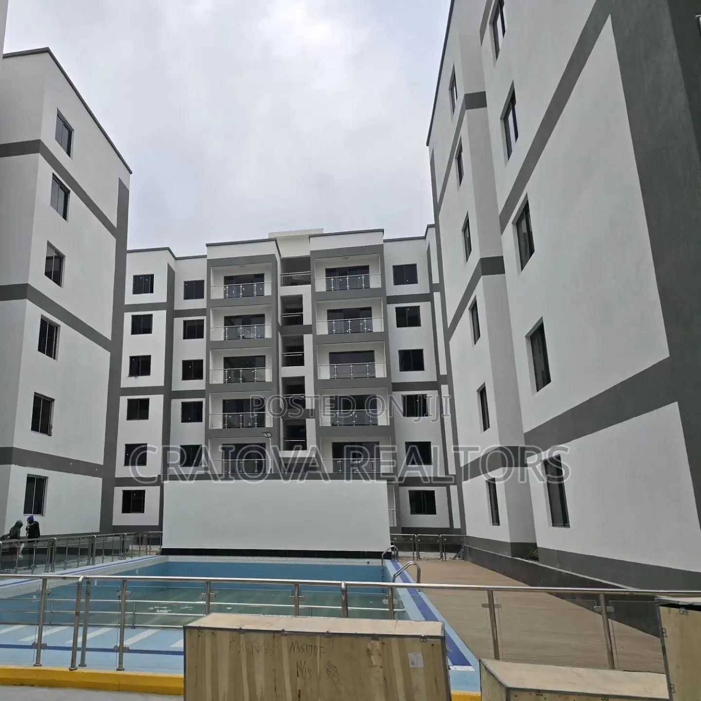 2bdrm Apartment in Gateway Mall Area for sale in Gateway Mall Area