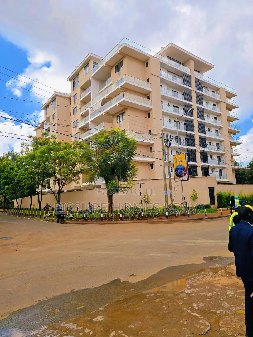 3bdrm Apartment in Lavington for sale in Lavington