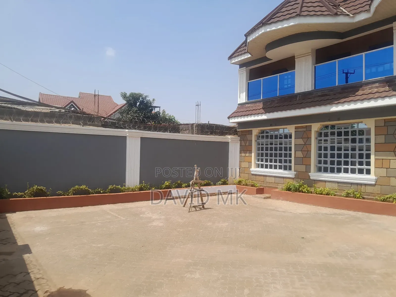 4bdrm Maisonette in Membley for sale in Membley Estate