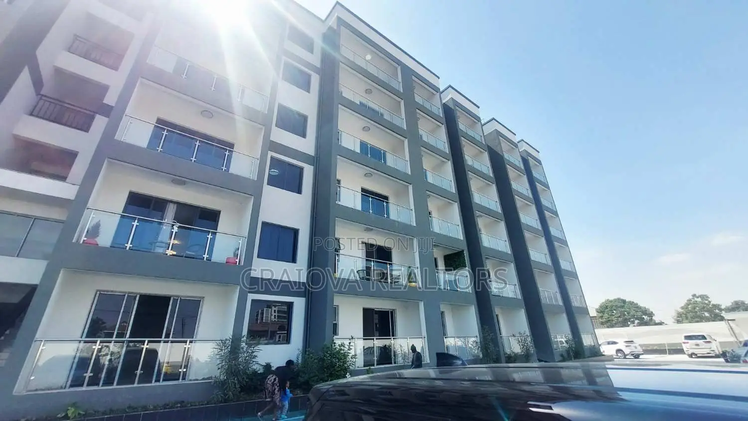 3bdrm Apartment in Gateway Mall Area for sale in Gateway Mall Area