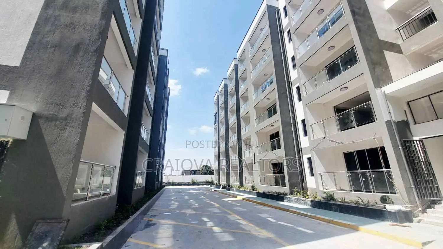 3bdrm Apartment in Gateway Mall Area for sale in Gateway Mall Area