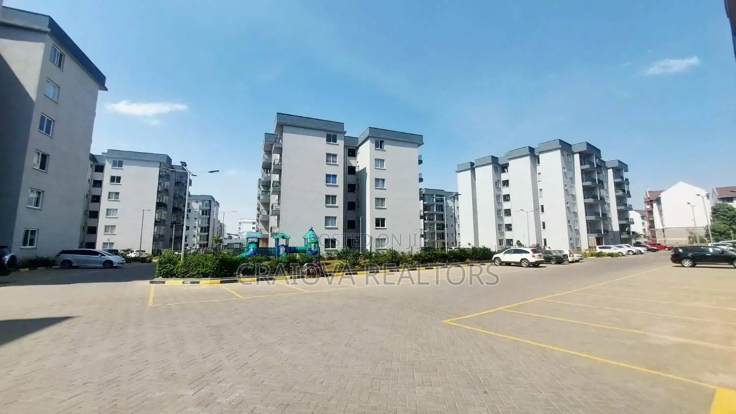 3bdrm Apartment in Gateway Mall Area for sale in Gateway Mall Area