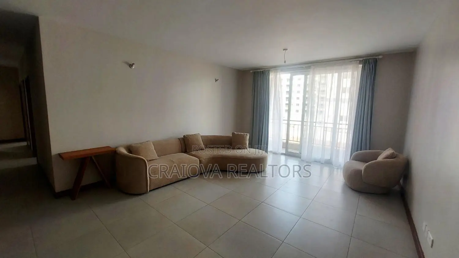 3bdrm Apartment in Gateway Mall Area for sale in Gateway Mall Area