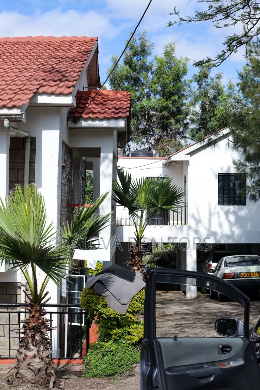 6bdrm Townhouse/Terrace in Rimpa for sale in Rimpa