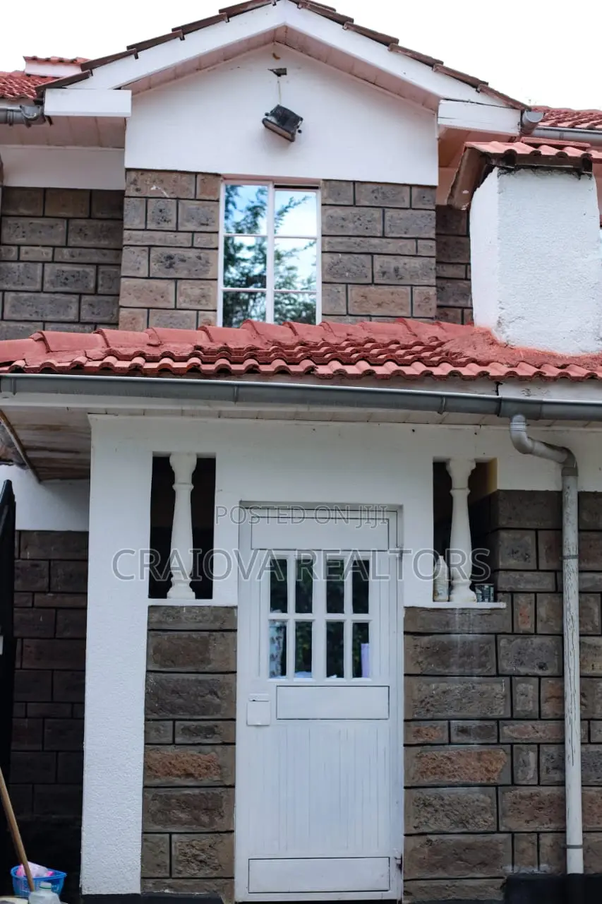 6bdrm Townhouse/Terrace in Rimpa for sale in Rimpa