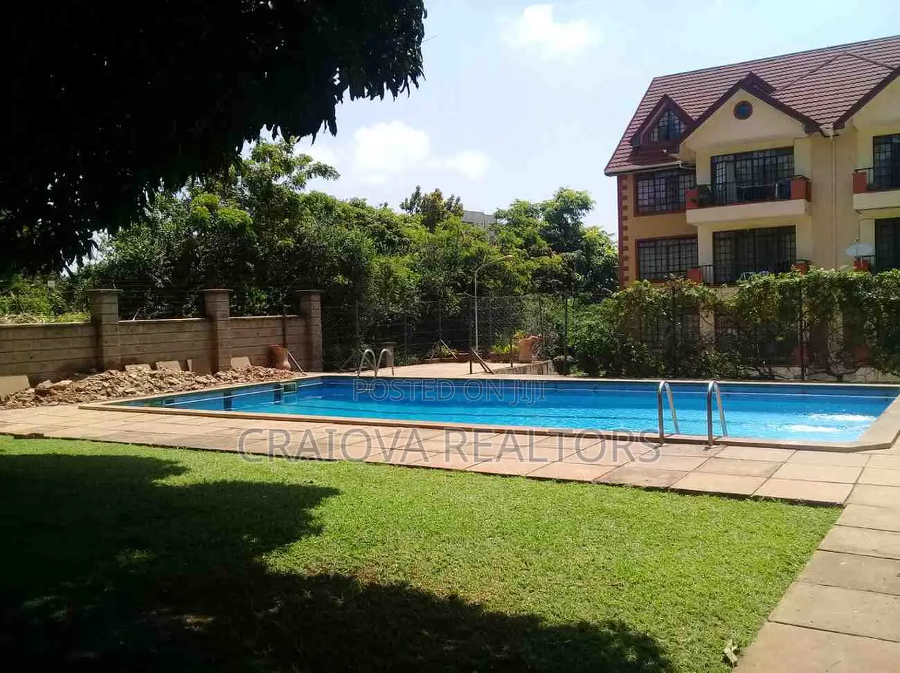 4bdrm Duplex in Lavington for sale in Lavington