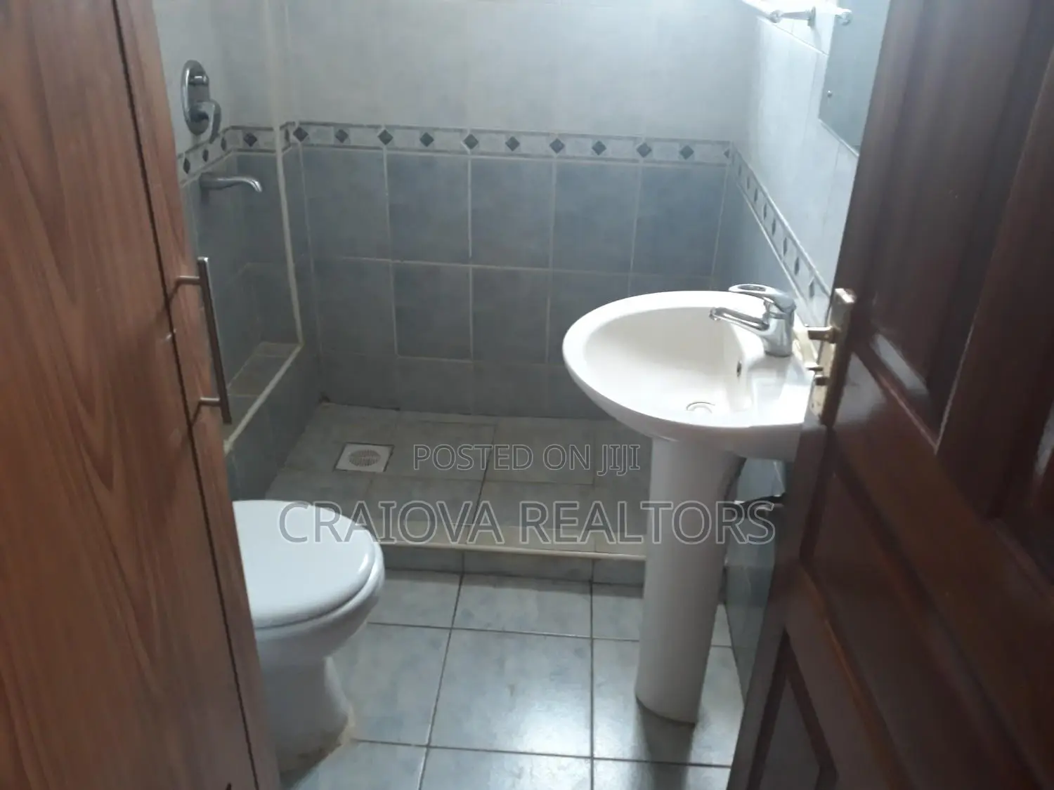 4bdrm Duplex in Lavington for sale in Lavington