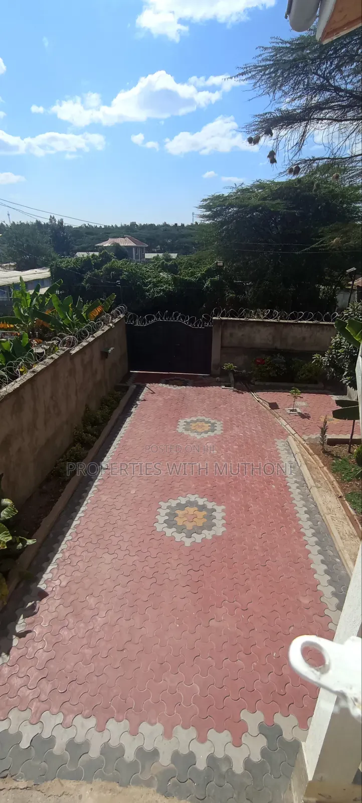 5bdrm Maisonette in Kandisi for sale in Kandisi