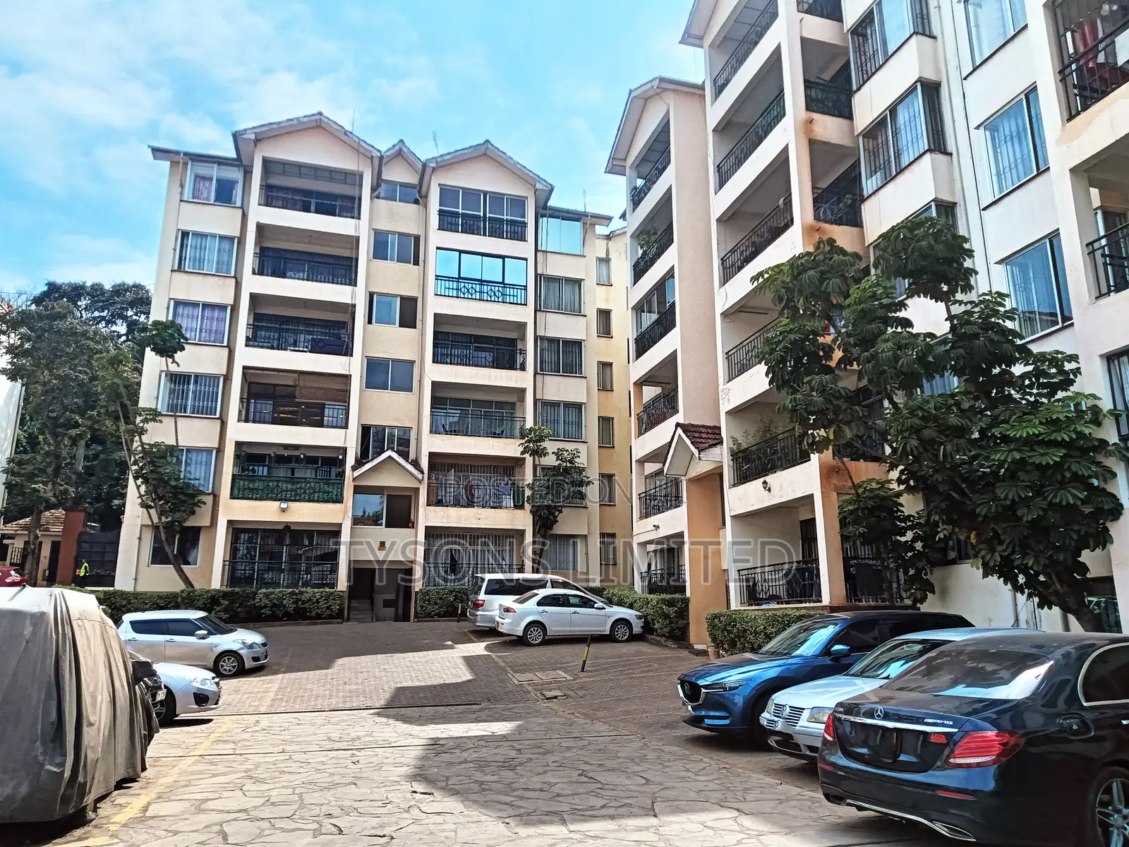 4bdrm Apartment in Lavington, Valley Arcade for sale in Valley Arcade