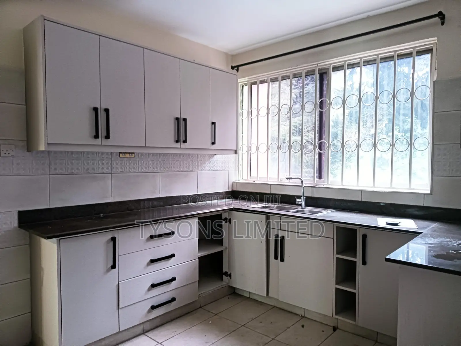 4bdrm Apartment in Lavington, Valley Arcade for sale in Valley Arcade