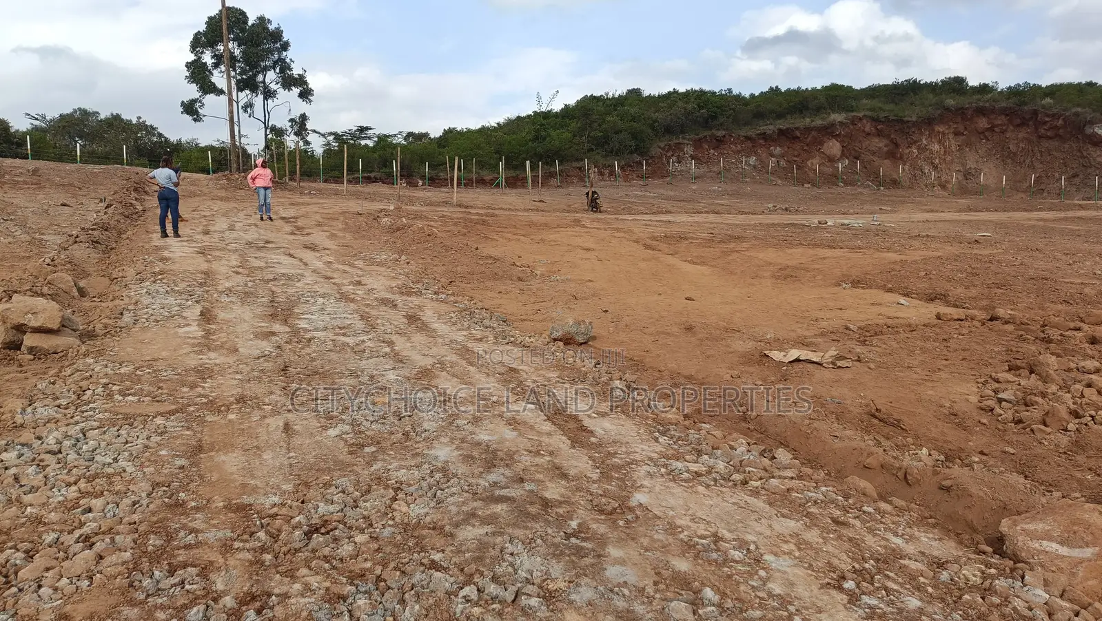 Perfect Family 50x100 Plots – Serviced, Scenic Secure in Karai