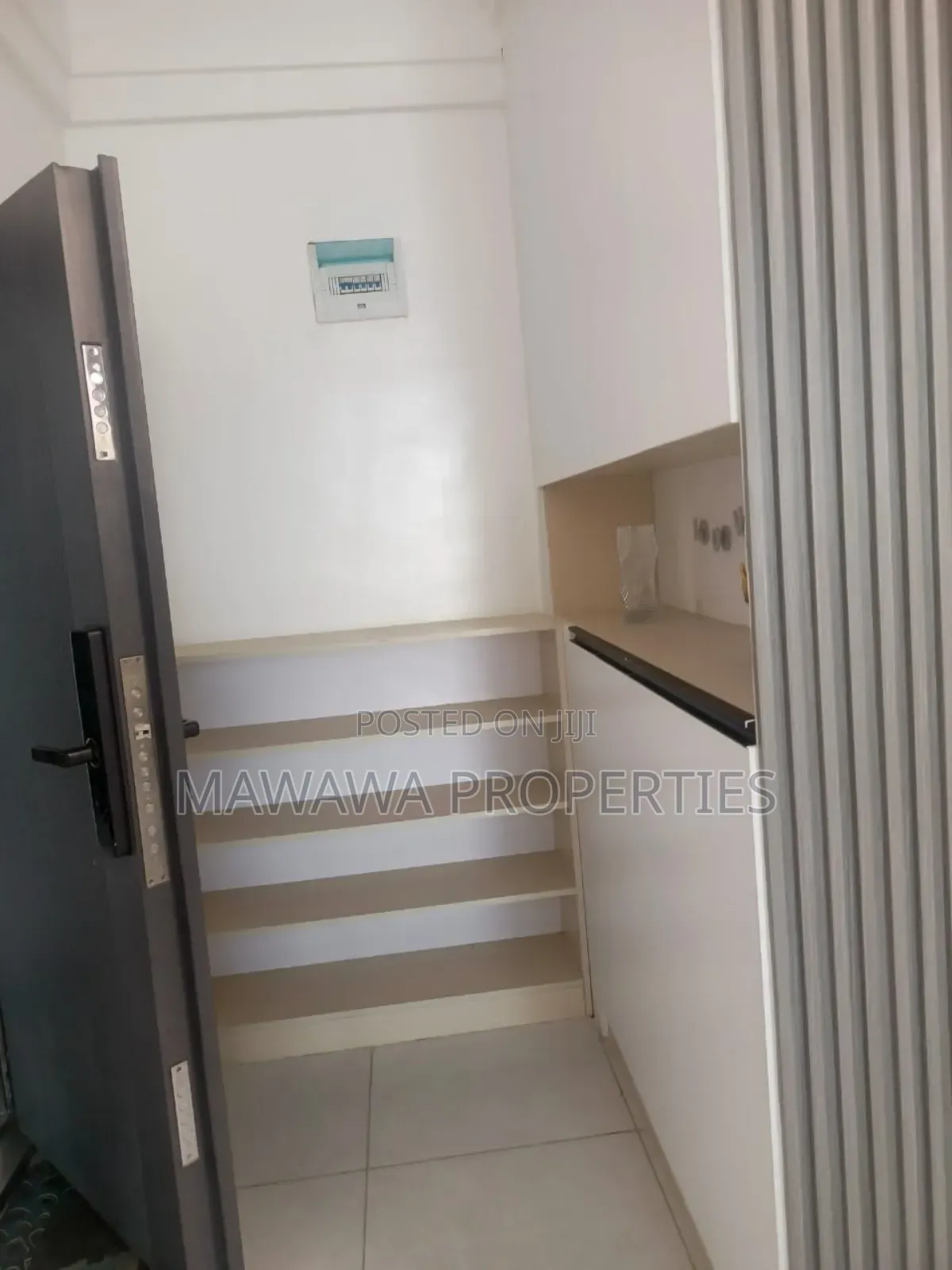 3bdrm Apartment in Gateway Mall, Syokimau for sale in Syokimau