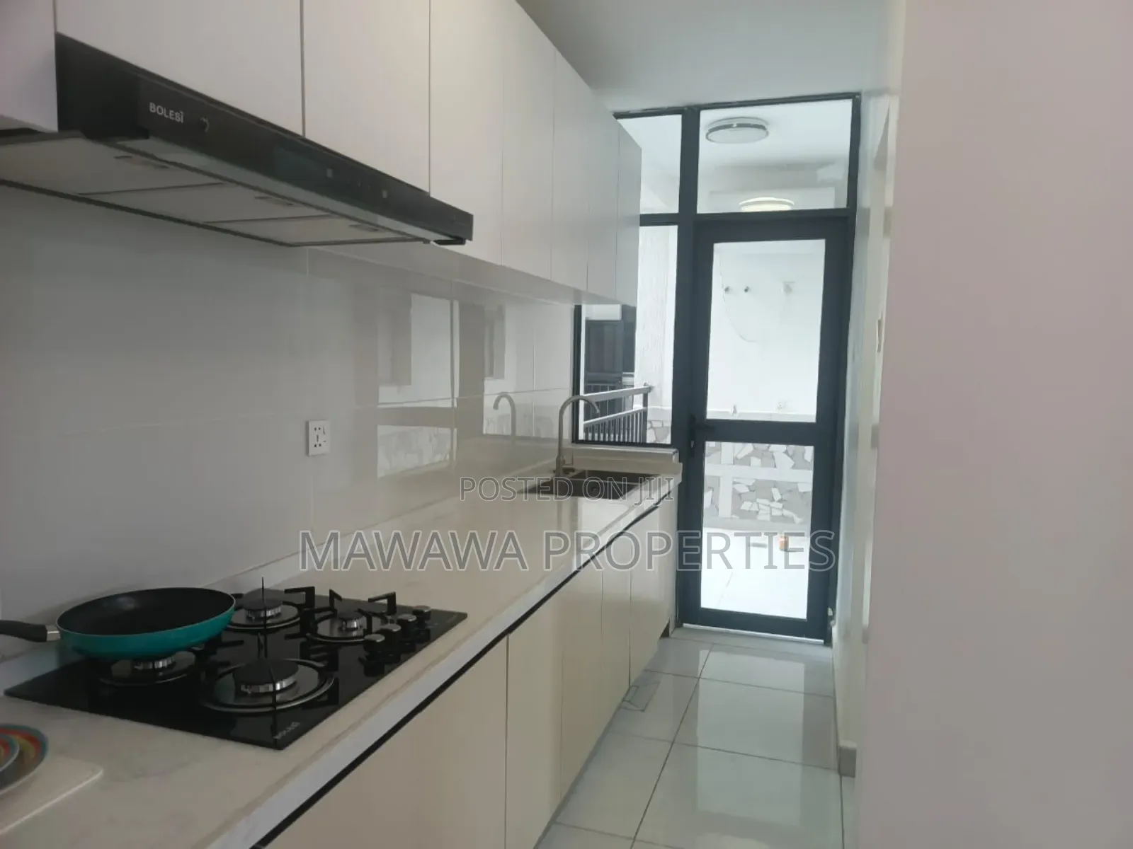 3bdrm Apartment in Gateway Mall, Syokimau for sale in Syokimau