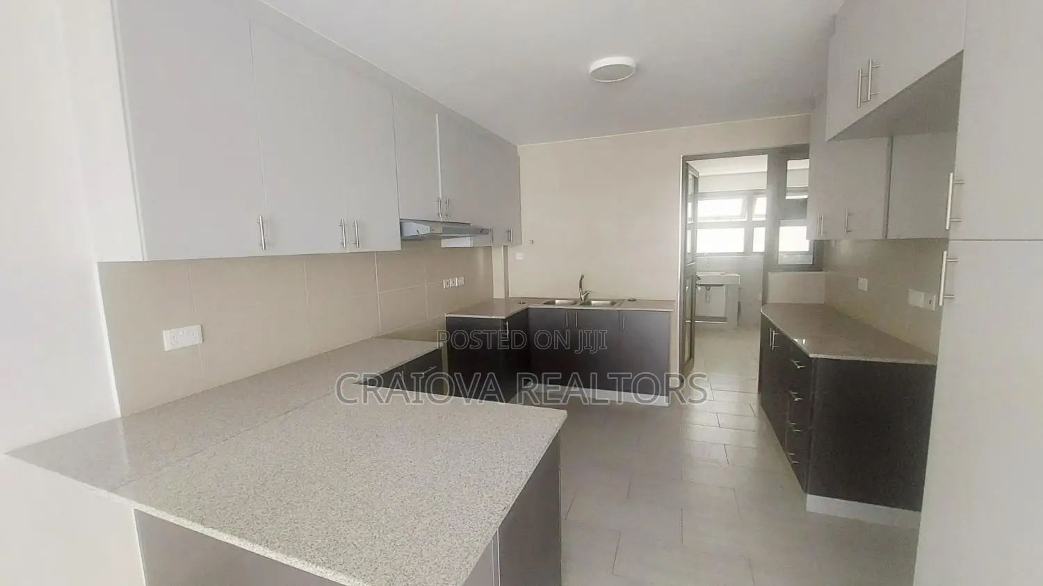3bdrm Apartment in Lavington for sale in Lavington