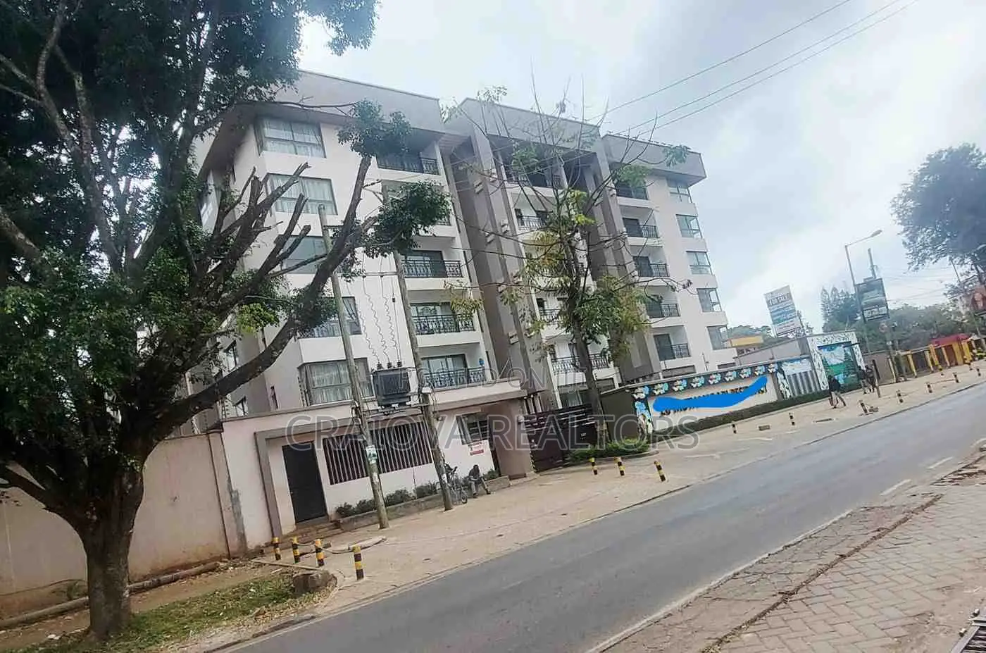 3bdrm Apartment in Lavington for sale in Lavington