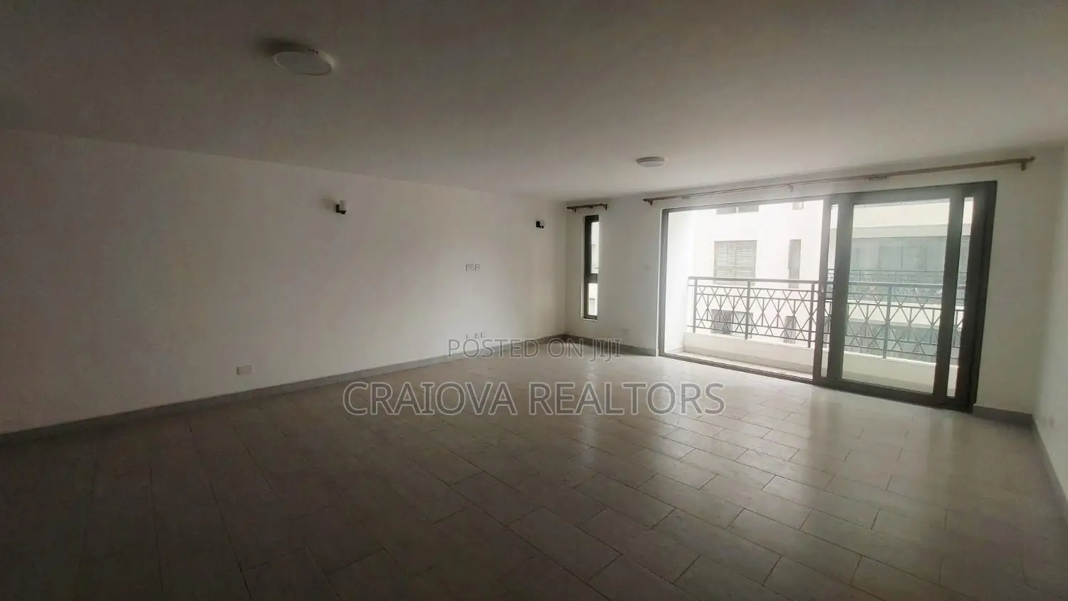 3bdrm Apartment in Lavington for sale in Lavington