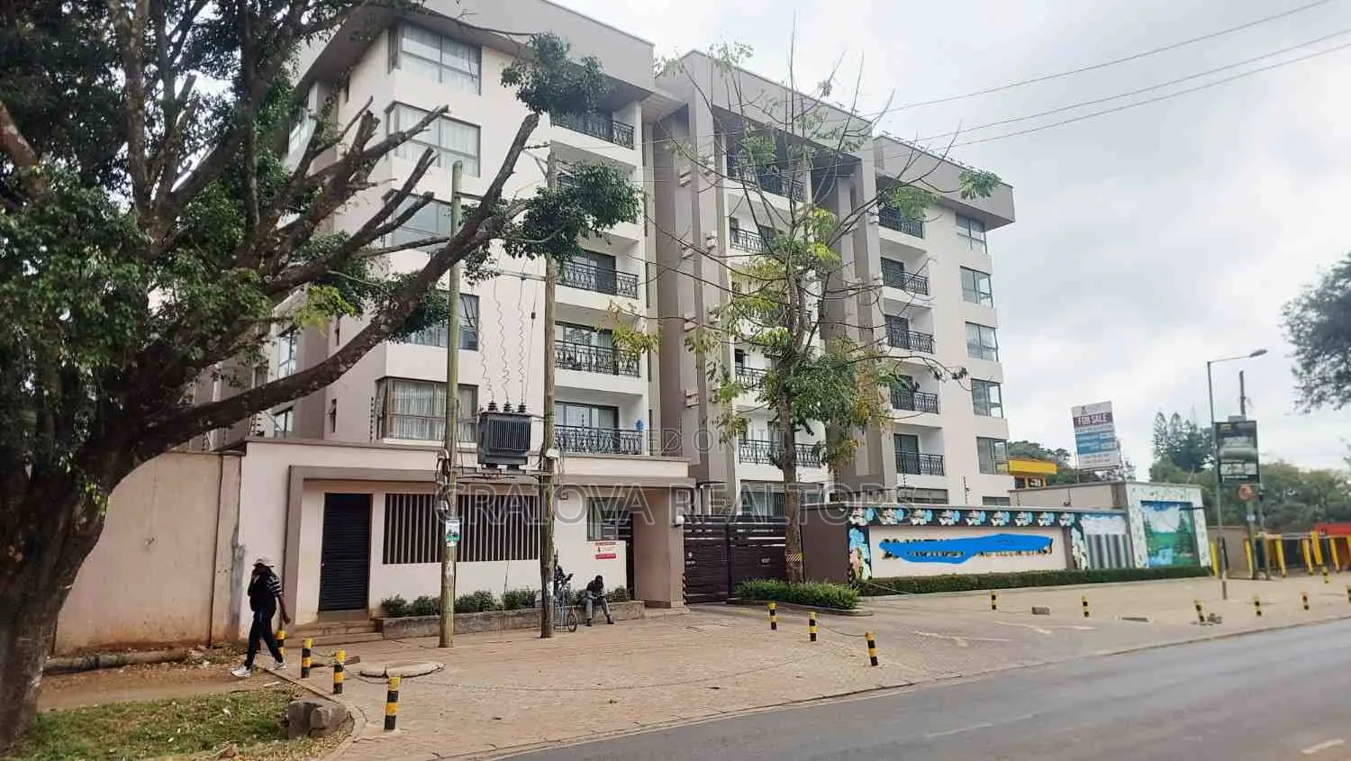 3bdrm Apartment in Lavington for sale in Lavington