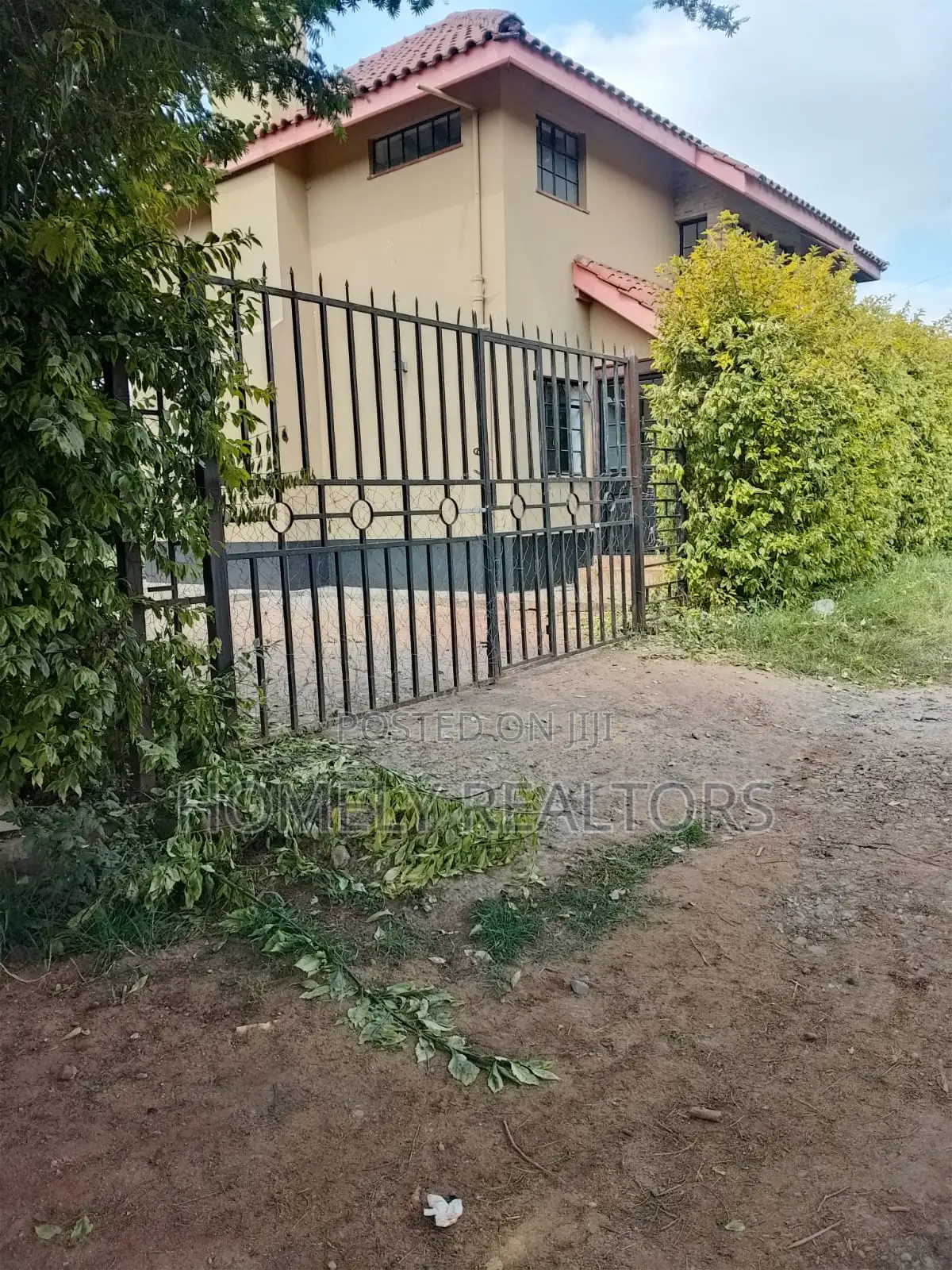 4bdrm Maisonette in Kerarapon Drive, for sale in Kerarapon