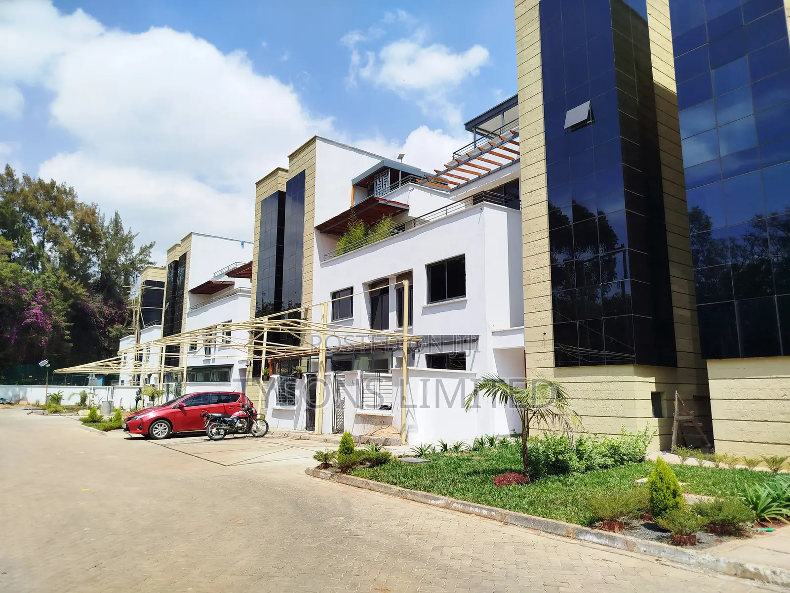 4bdrm Townhouse/Terrace in Convent Drive, Muthangari for sale in Muthangari