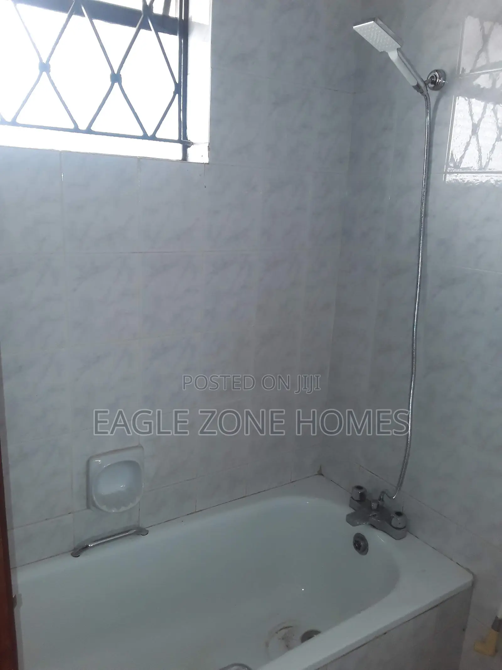 4 Bedroom Commercial Massionate for Rent in Raphta Road Area