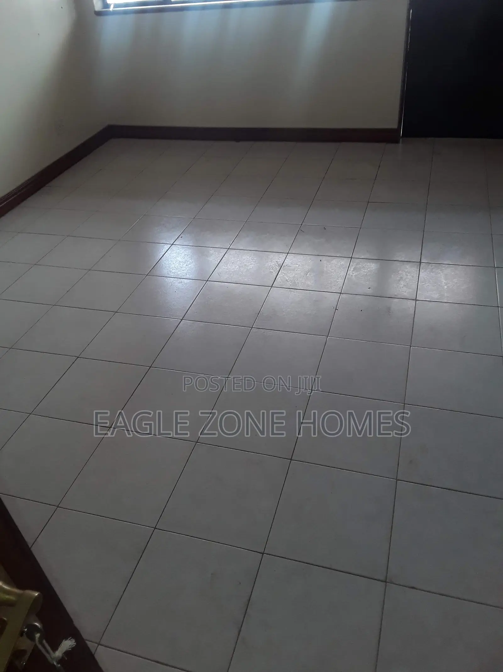4 Bedroom Commercial Massionate for Rent in Raphta Road Area