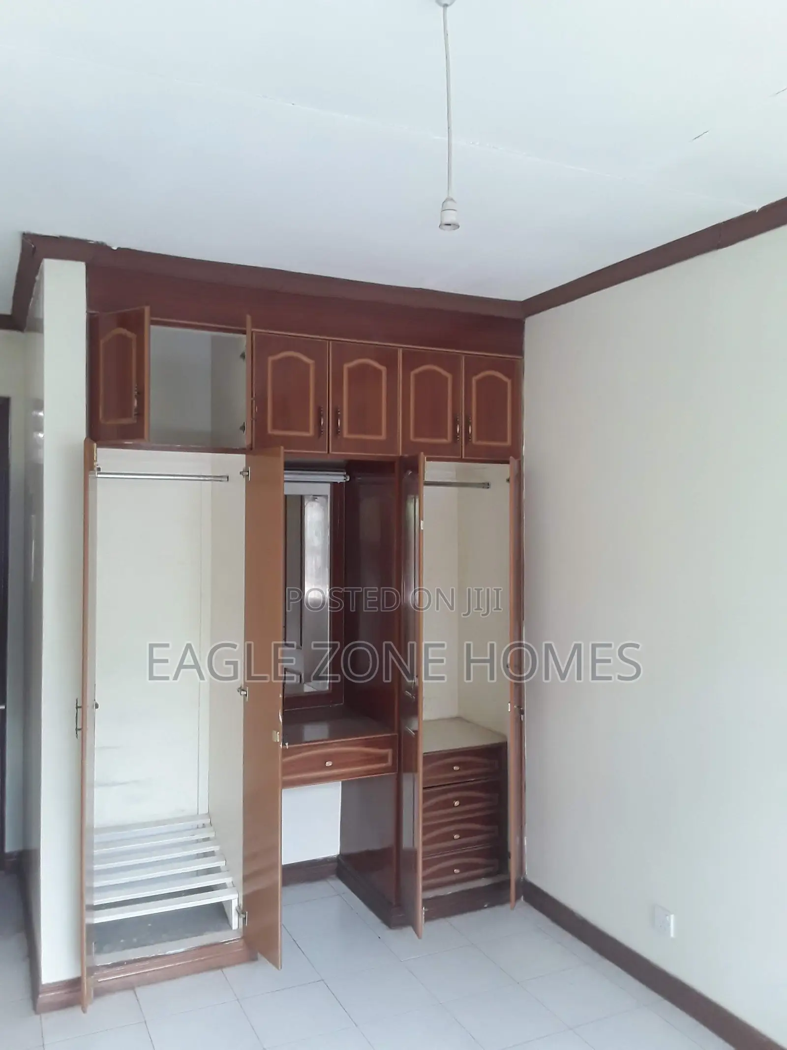 4 Bedroom Commercial Massionate for Rent in Raphta Road Area