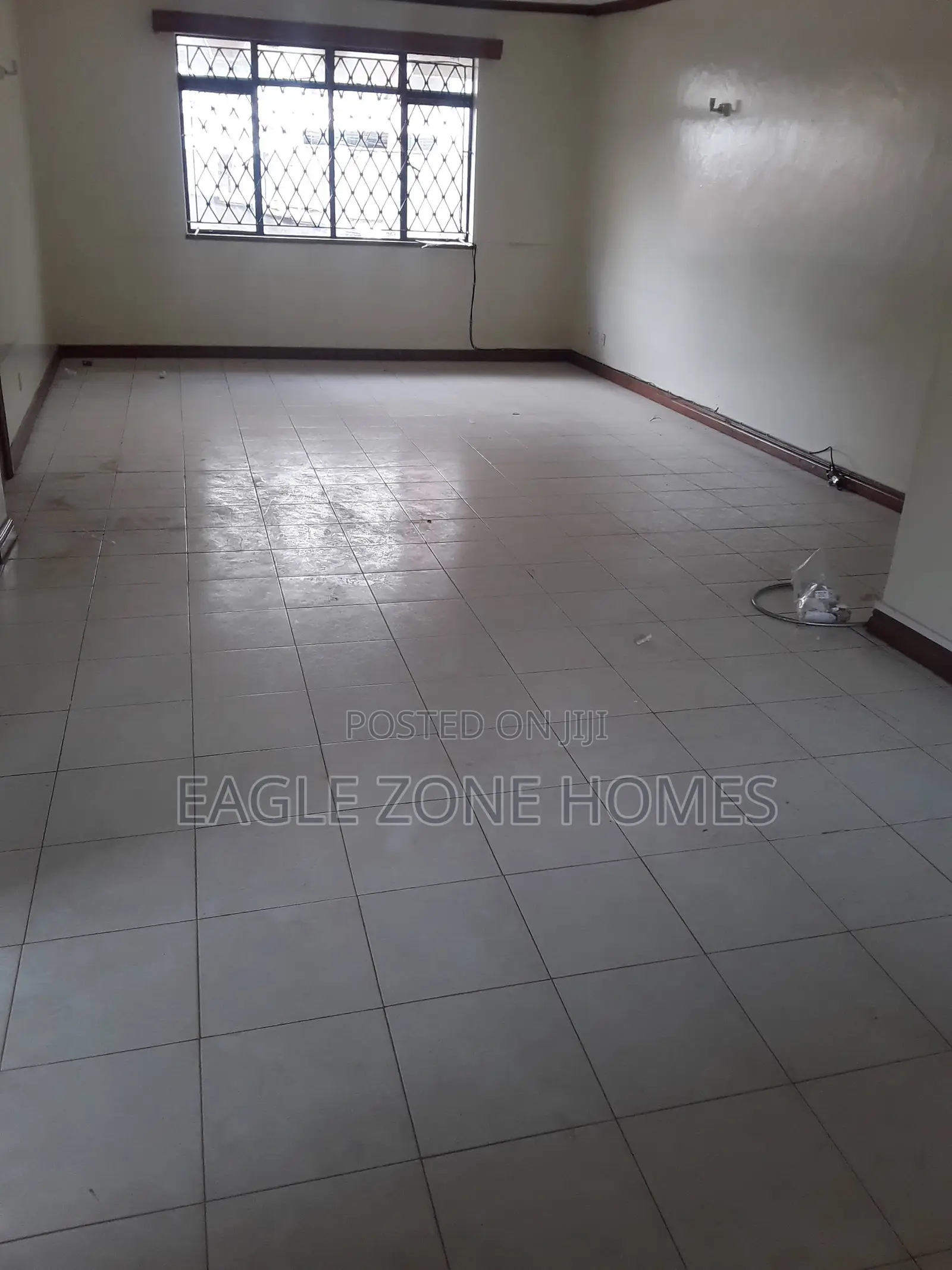 4 Bedroom Commercial Massionate for Rent in Raphta Road Area