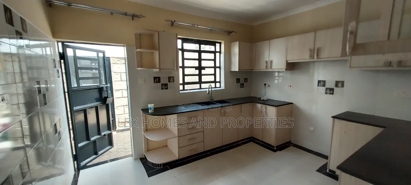 4bdrm Maisonette in NkaiMurunya for sale in NkaiMurunya