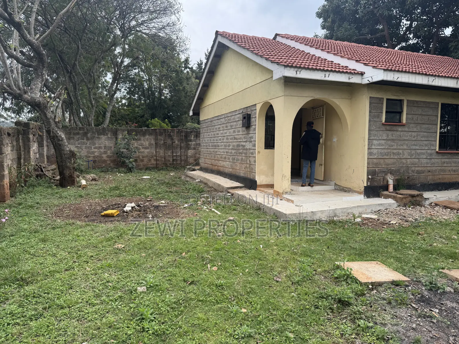 3bdrm Bungalow in Oluulua for sale in Oluulua