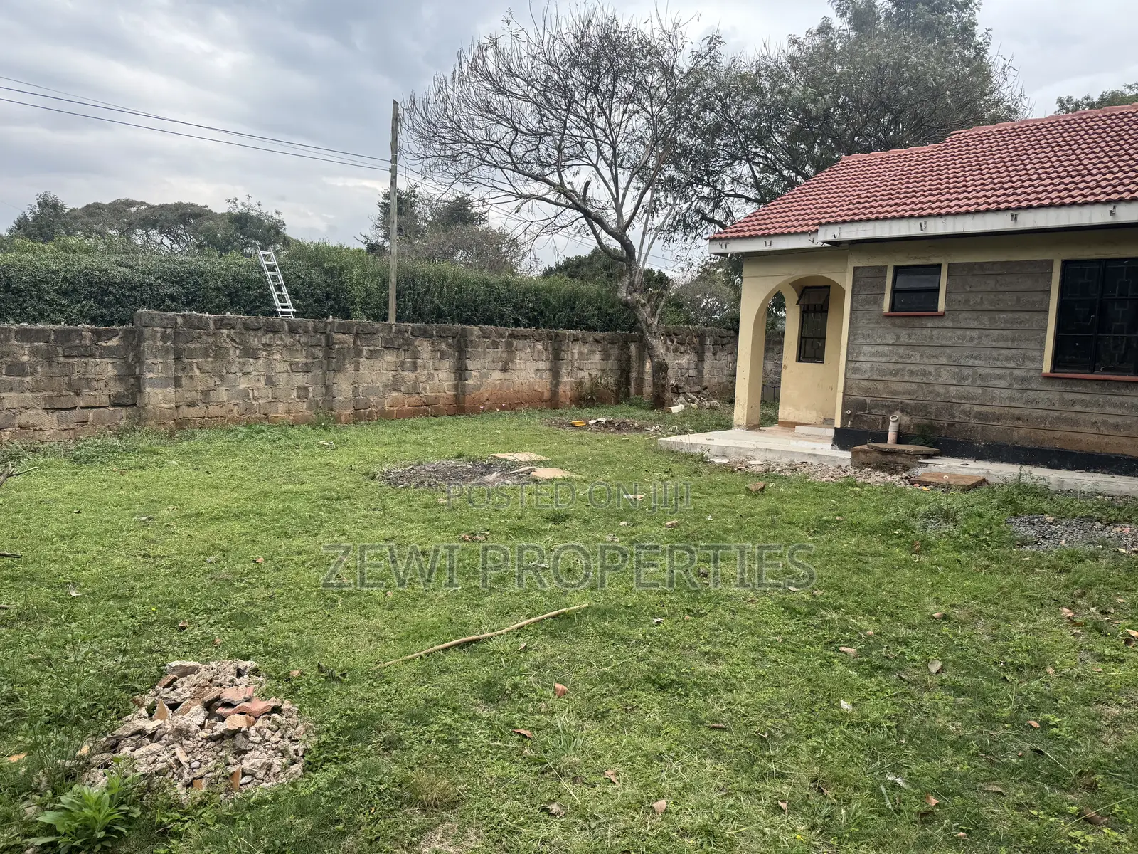 3bdrm Bungalow in Oluulua for sale in Oluulua