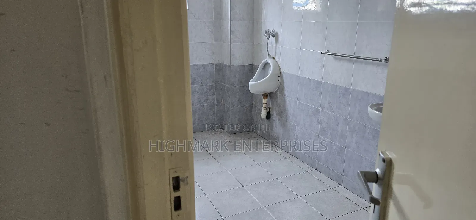 Mombasa Road: 23242 Sq Feet Godown to Let in City Cabanas