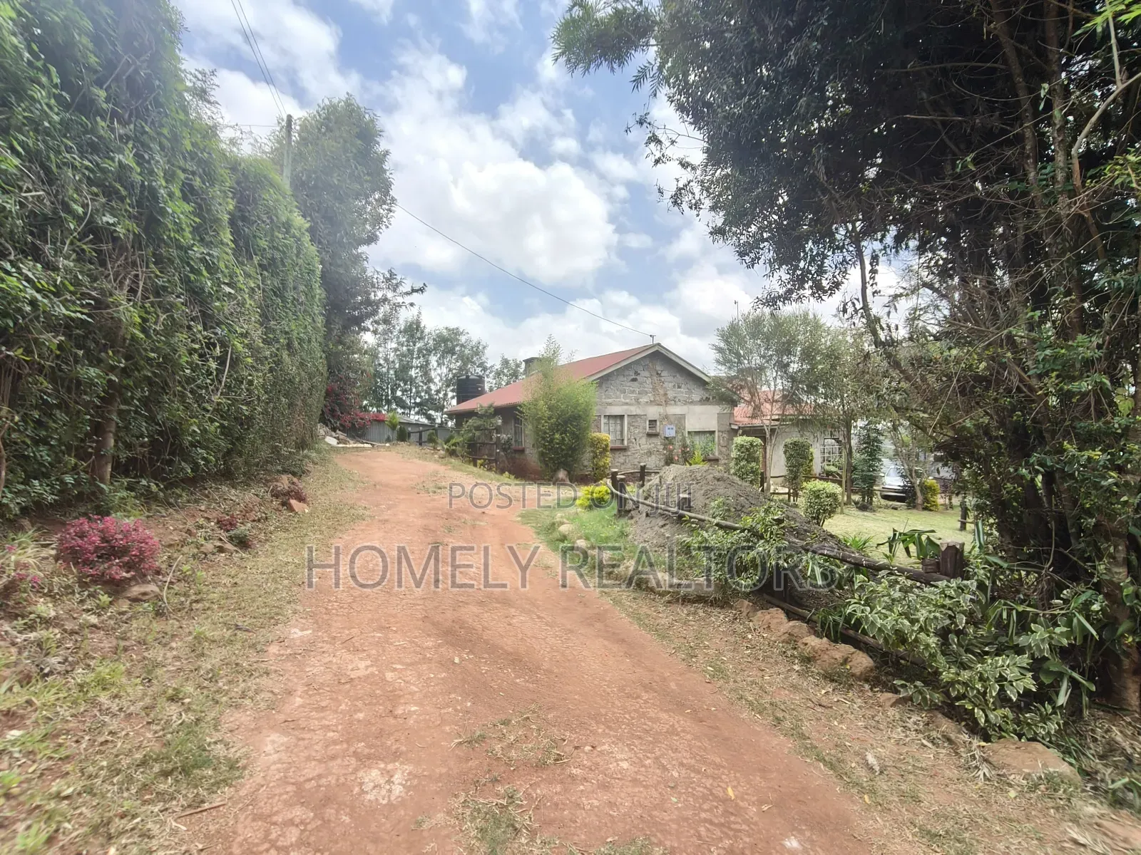 1.25 Acres With a 4-Bedroom Bungalow in Boroti Thigio Near Tarmac in Nderi