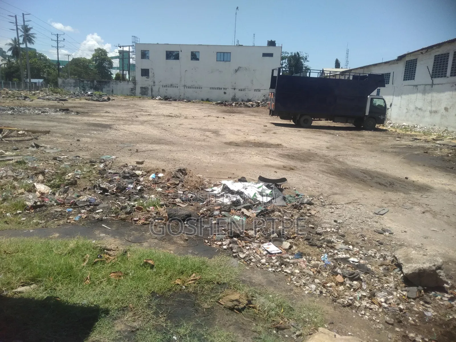 Envious/Very Prime 3/4 Acre Yard on Sale at Sh 120m at Shimanzi Mombasa in Shimanzi
