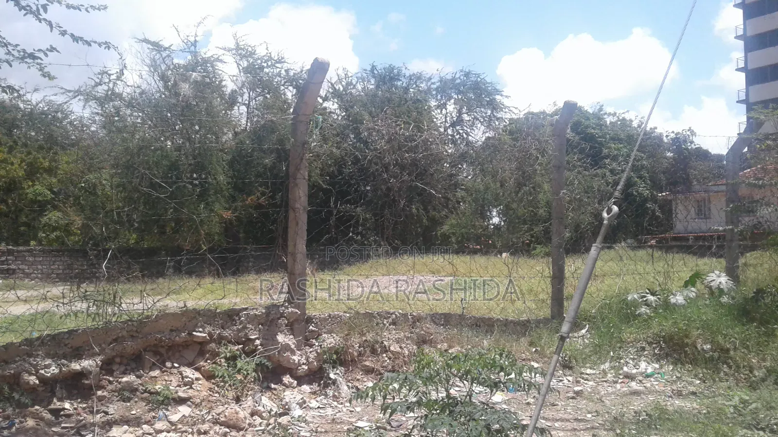 Prime Half Acre Conner Plot in Kizingo in Kizingo