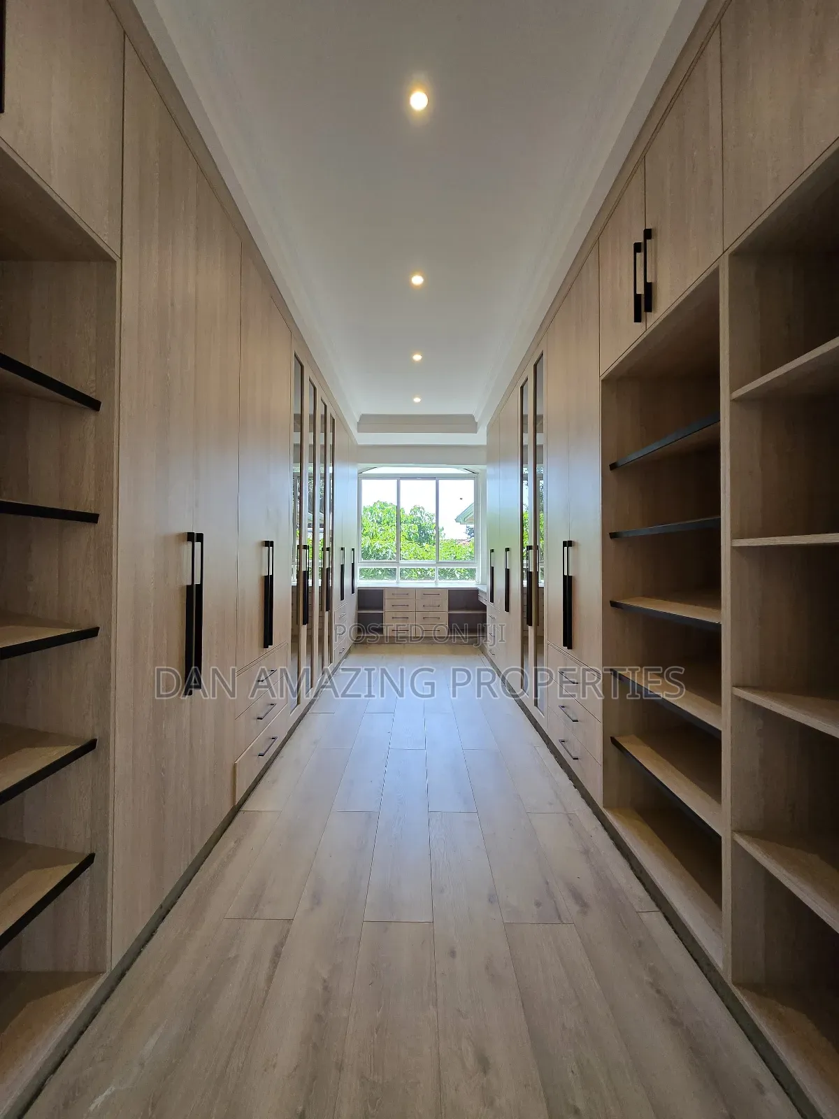 5bdrm Maisonette in Evergreen Plus Dsq, Runda for sale in Runda
